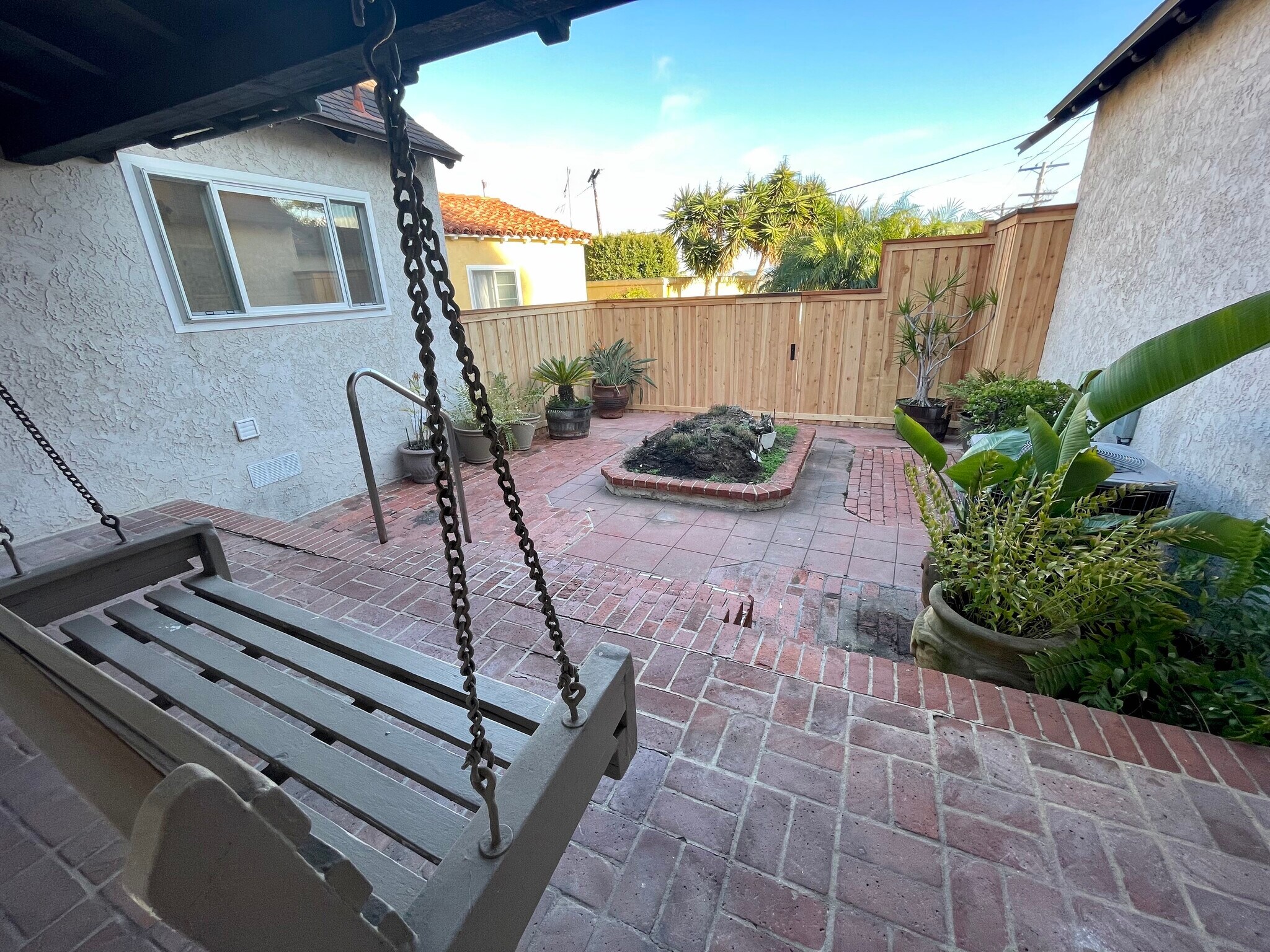 Private Courtyard - 3015 Locust St