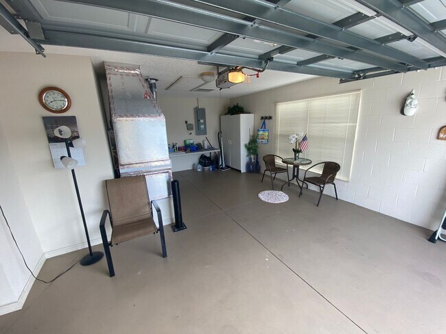 Building Photo - Beautiful Fully Furnished, SEASONAL RENTAL, Courtyard Villa In the Cottages at Summerchase