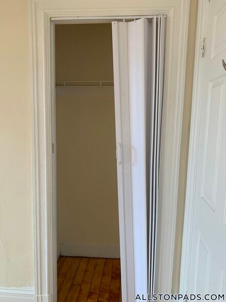 Building Photo - 437 Cambridge St