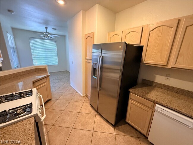 Building Photo - 2050 W Warm Springs Rd