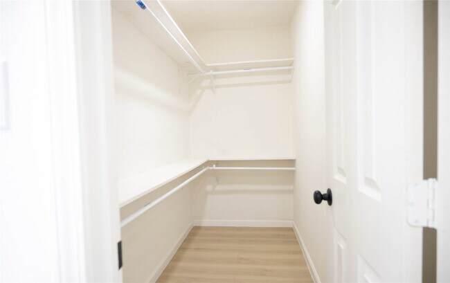 Building Photo - 4113 Glenhaven Dr