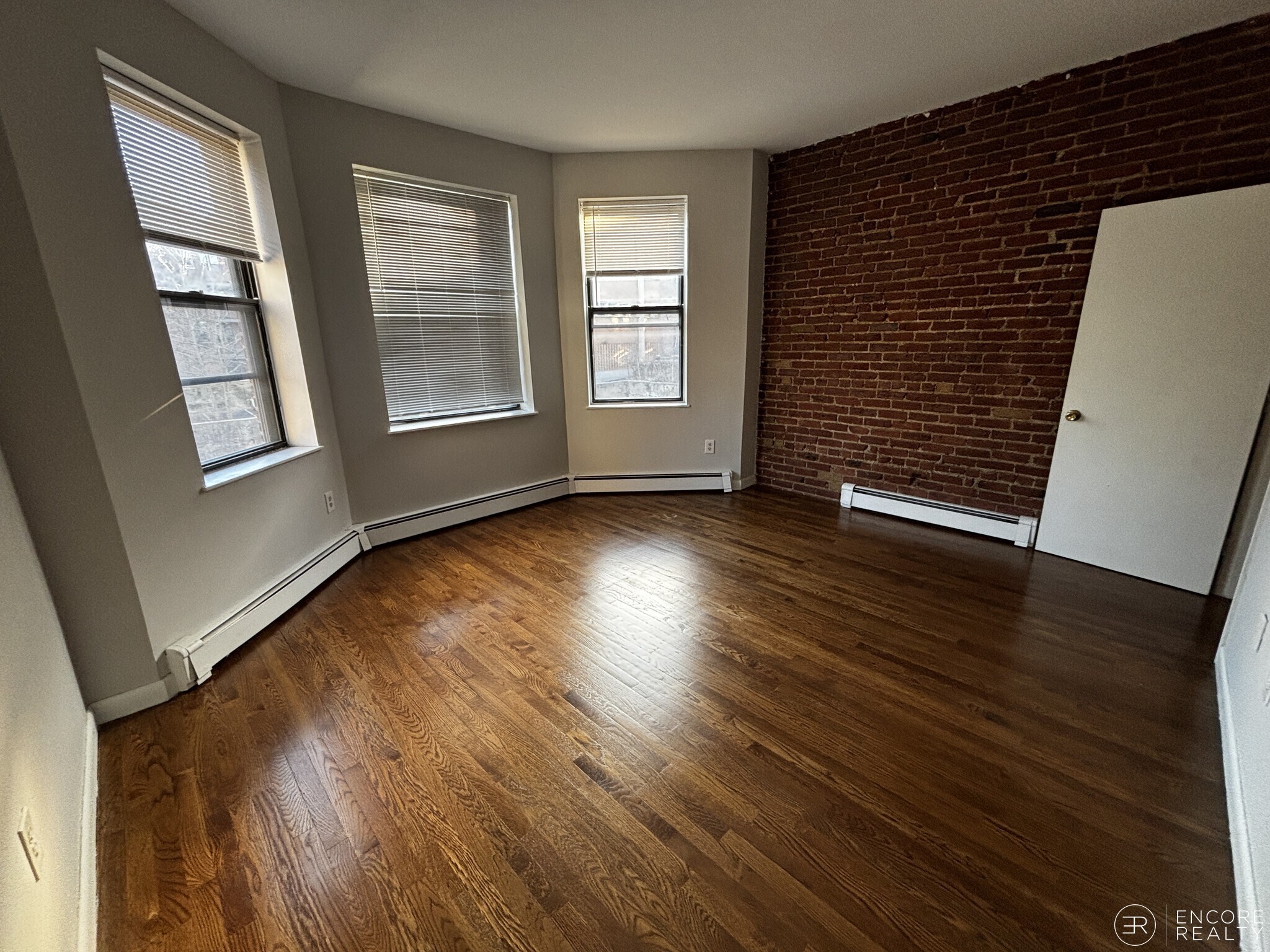 Building Photo - 15 Stearns Rd