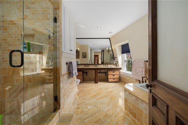 Building Photo - 60 Old Beach Rd