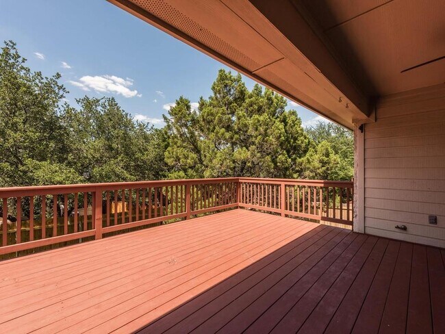 Building Photo - 1007 Savanna Ln