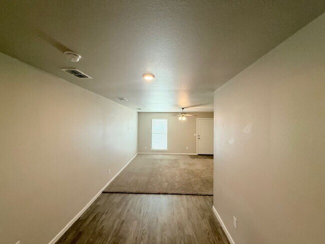 Building Photo - Welcome Home to Americana Charm in Upland Heights!