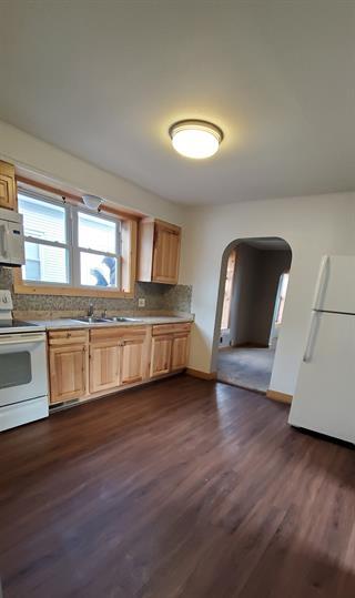 Building Photo - Lockwood