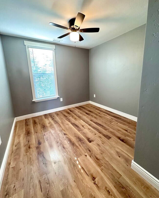 Building Photo - Third Avenue Duplex