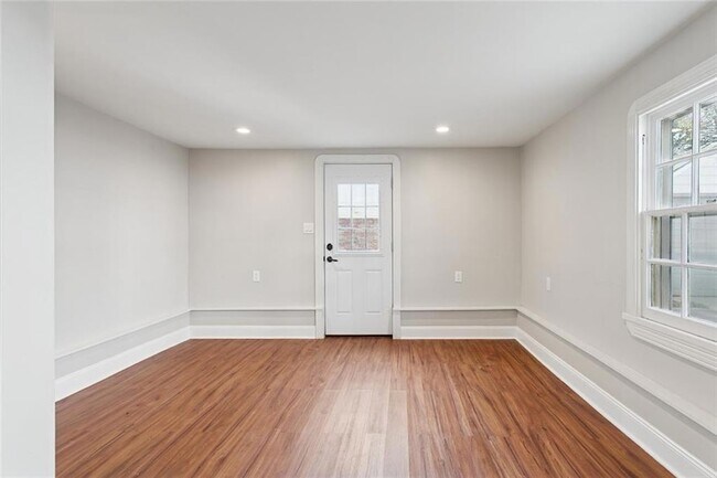 Building Photo - 3616 Nashville Ave