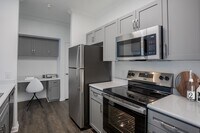 Building Photo - Avanti