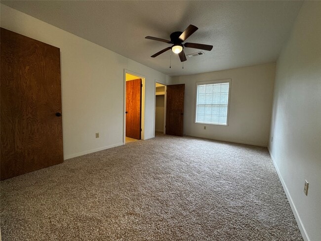 Building Photo - 24231 Shellbrook Dr