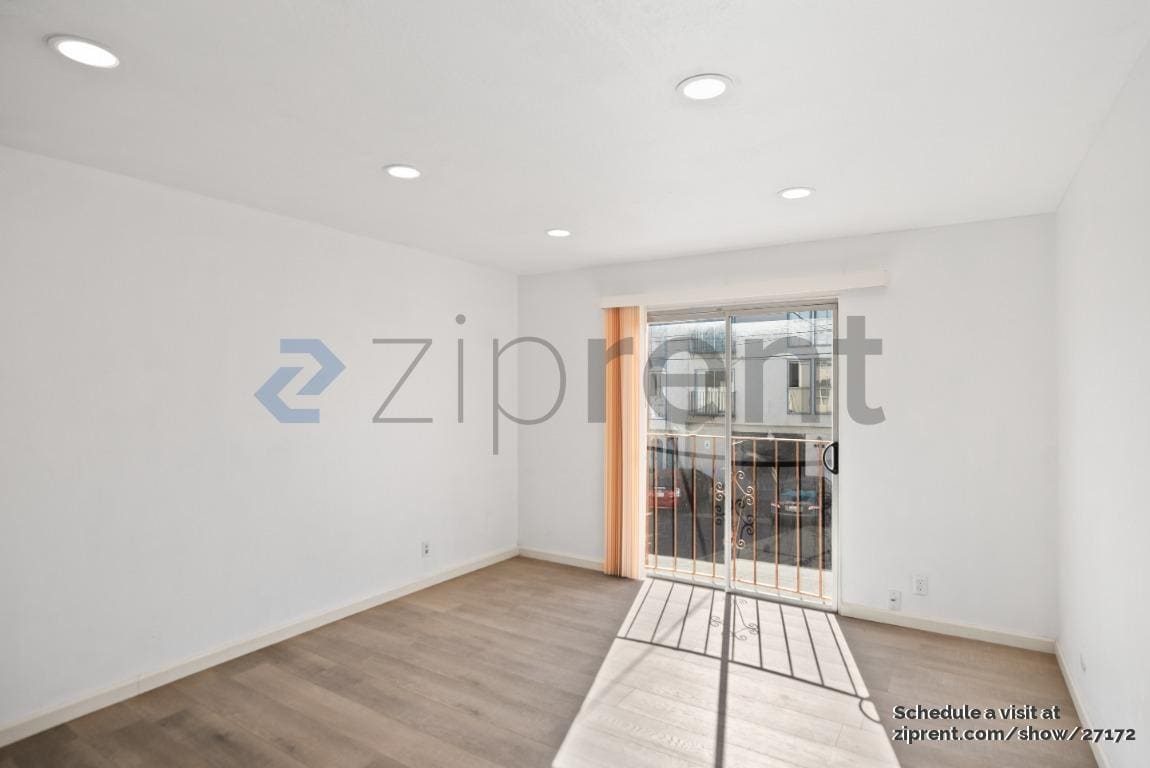 Building Photo - 474 90th St