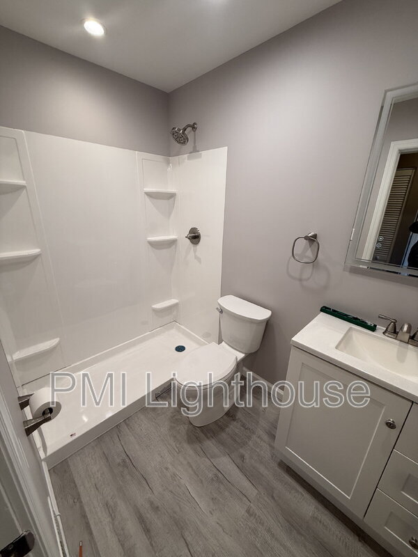 Building Photo - 144 Storm Dr