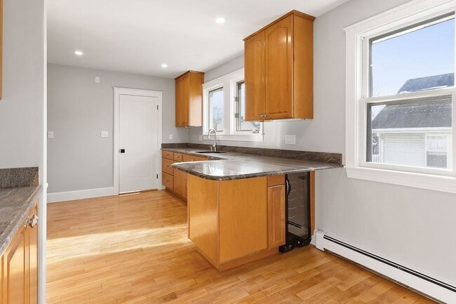 Building Photo - 15-17 George Street Unit 17