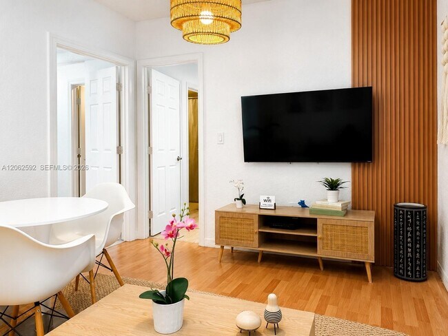 Building Photo - 7326 Collins Ave