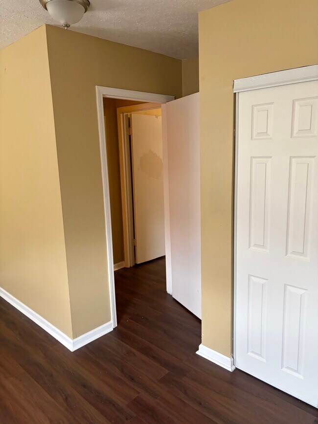 Building Photo - 855 Humler St