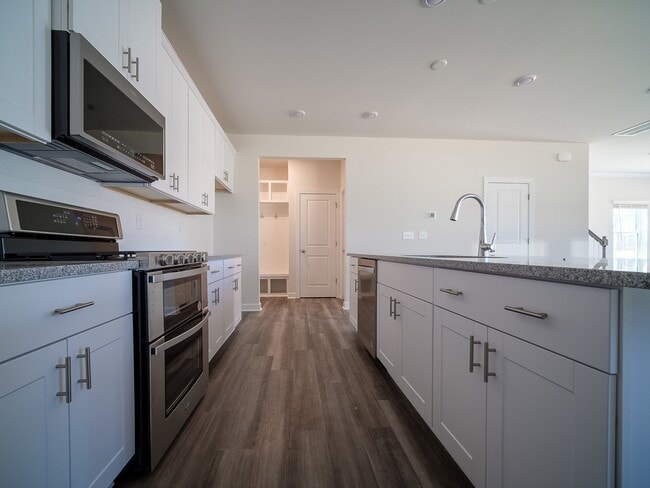 Building Photo - 515 Nixon Rd