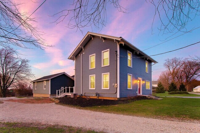 Building Photo - 1610 Cooper Foster Park Rd