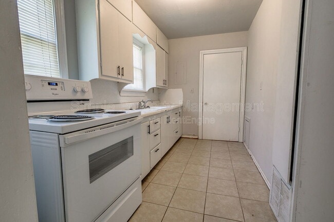 Building Photo - 7107 NW 39th St