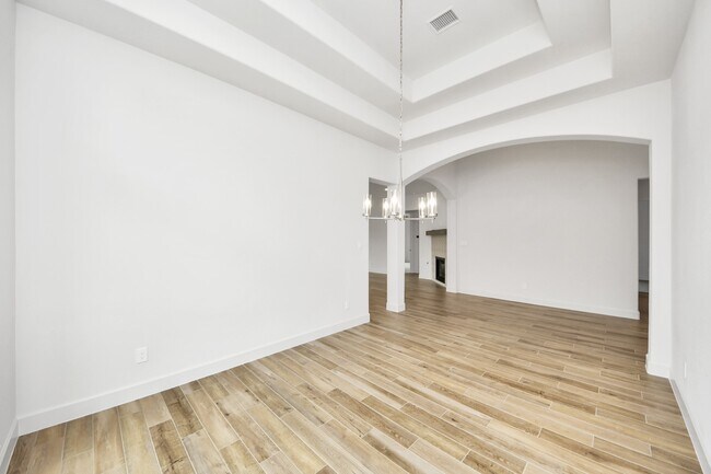 Building Photo - 2719 Country Ln