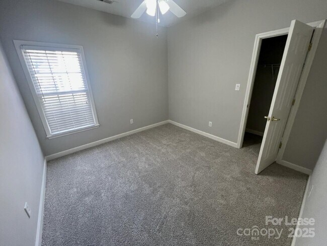 Building Photo - 8601 Cedar Hollow Ln