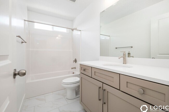 Building Photo - Brand New Row End Townhome in Lehi Utah!