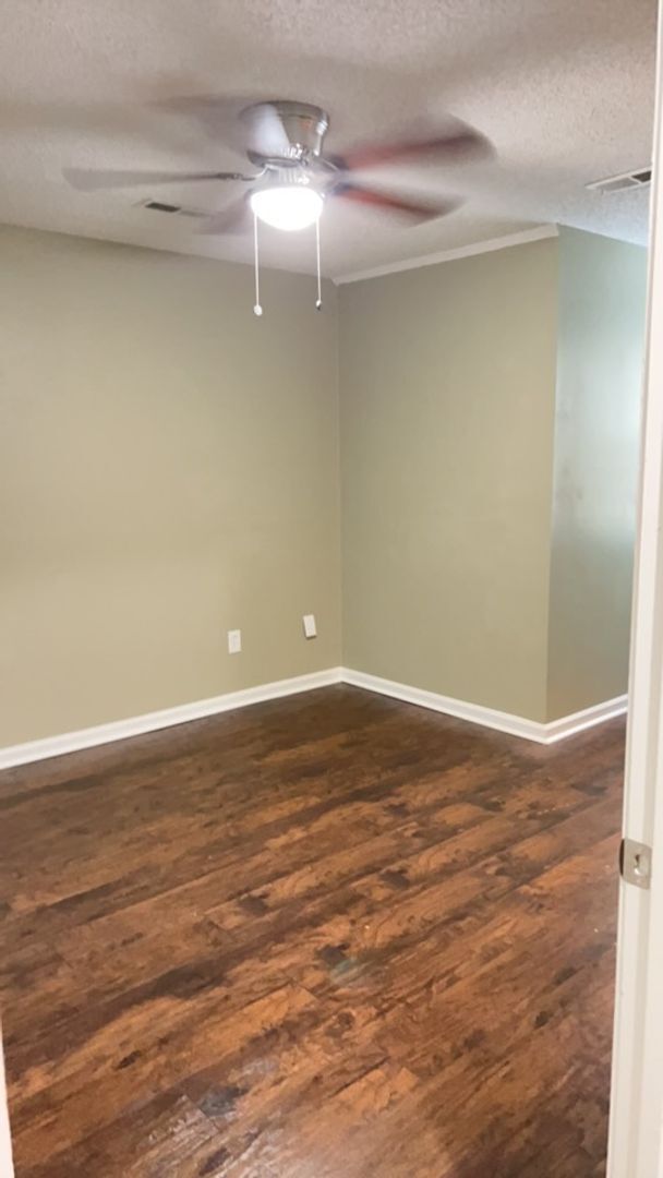 Building Photo - 4 Bedroom, 3 Bath home in the country.