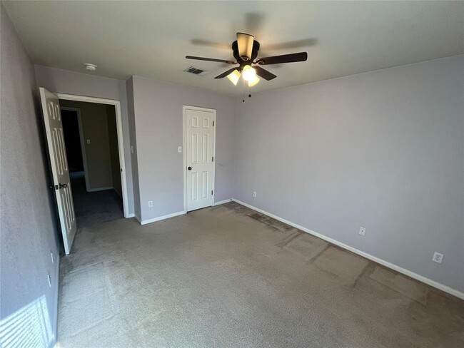 Building Photo - 221 Gainer Dr