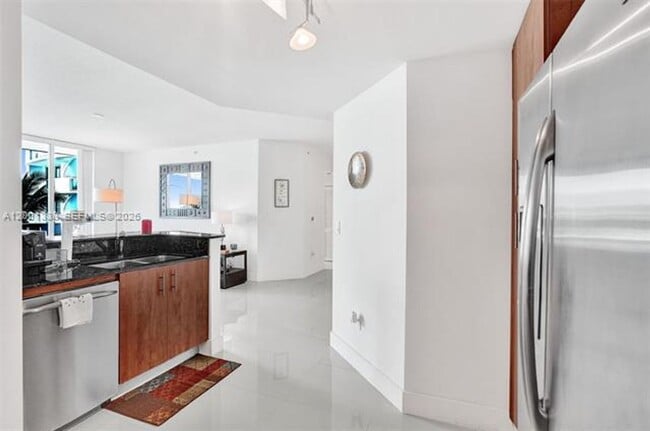 Building Photo - 7900 Harbor Island Dr