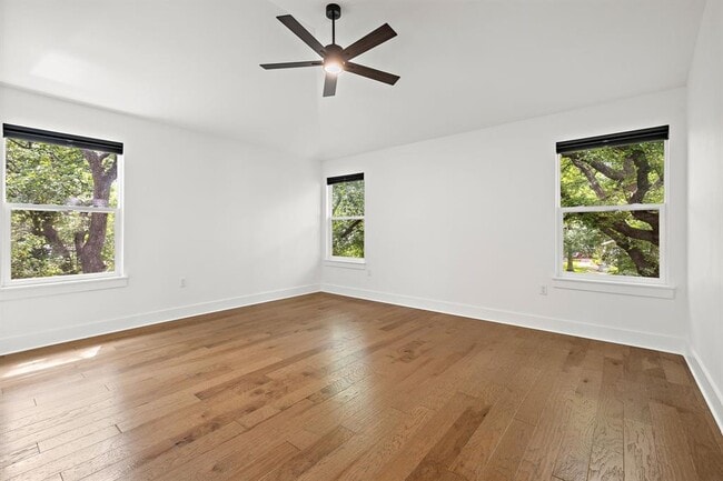 Building Photo - 4602 Mt Vernon Dr