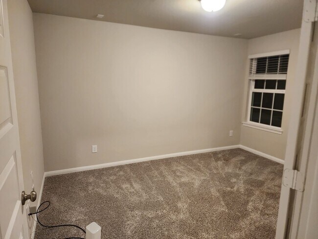 Building Photo - 6923 Lebec Dr
