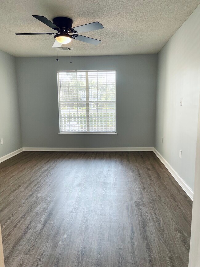 Building Photo - 1231 Ladys Island Dr