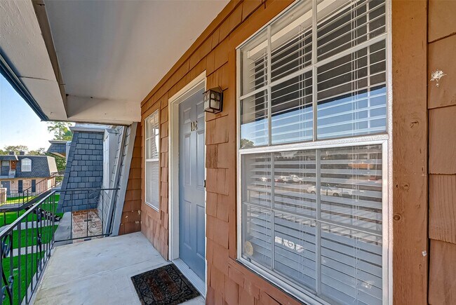 Building Photo - 9023 Gaylord Dr