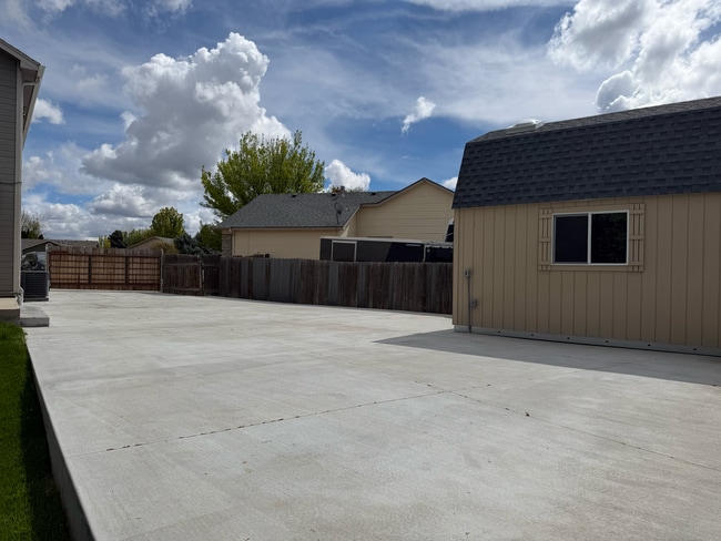 Building Photo - 8103 Waterfowl Ave