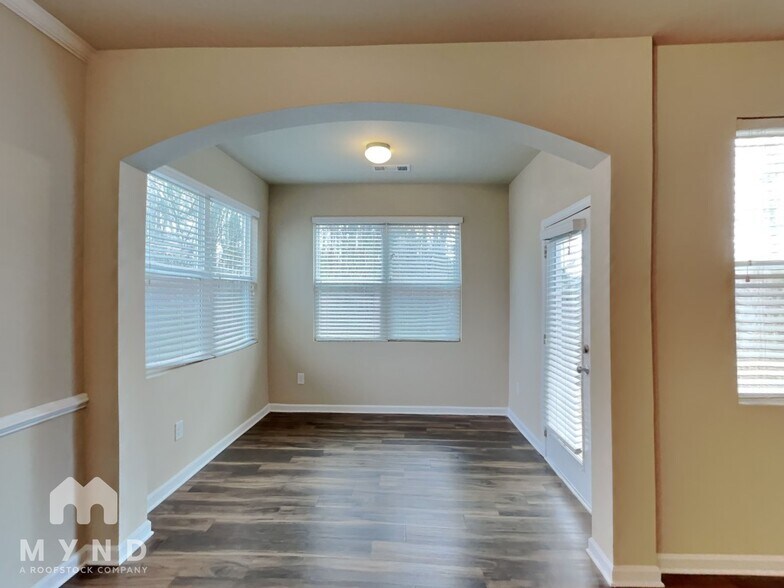 Building Photo - 116 Laurelcrest Ln