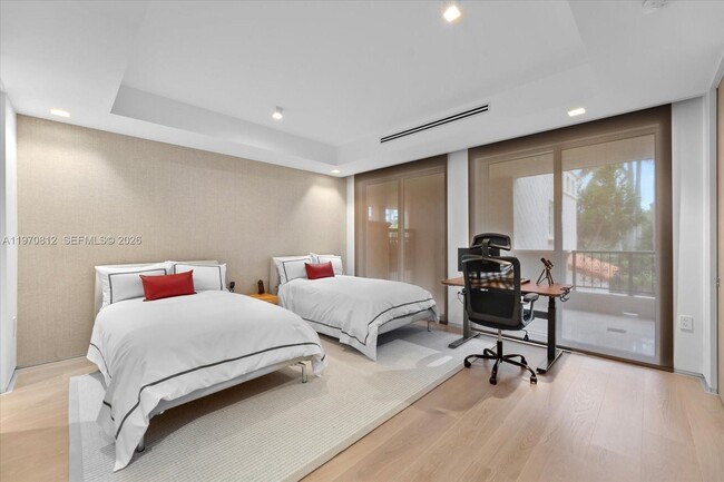 Building Photo - 4921 Fisher Island Dr