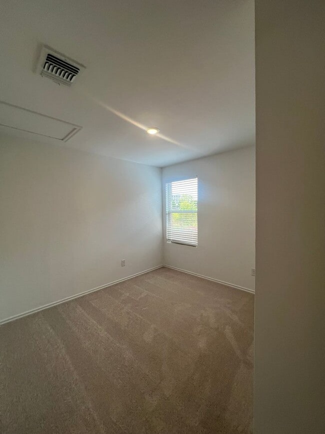 Building Photo - REDUCED RENT!!! Available Now! 4-Bedroom, 3-bath home in OKC!