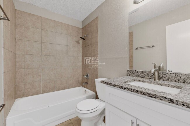 Building Photo - 8024 Cambridge Cir