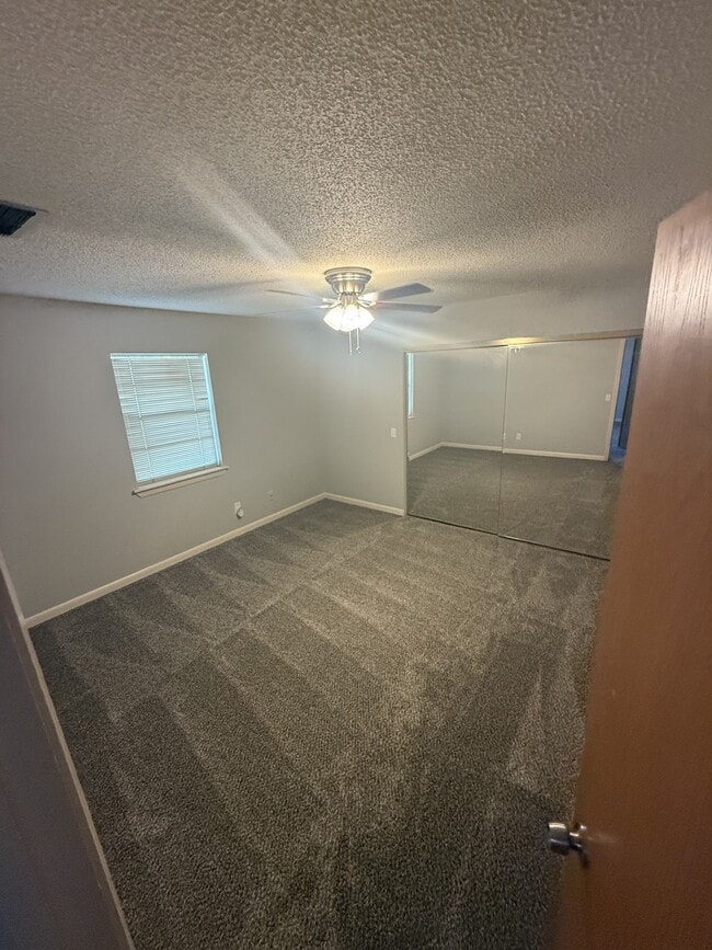 Building Photo - 3602 Hawthorne Dr