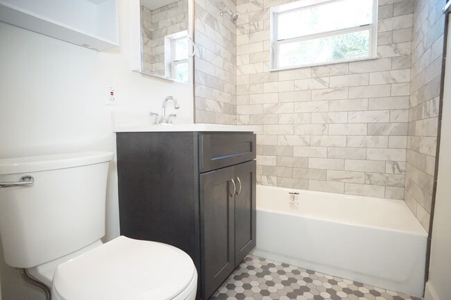 Building Photo - 727 Bunker Rd