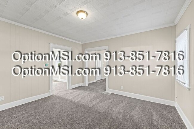 Building Photo - Move-in Ready!