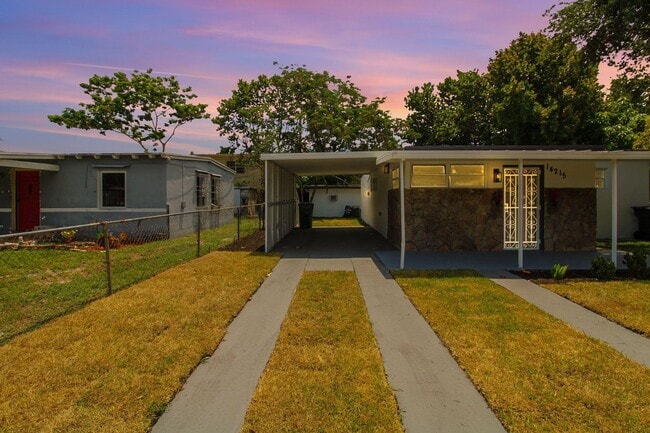 Building Photo - 14215 NW 22nd Ct