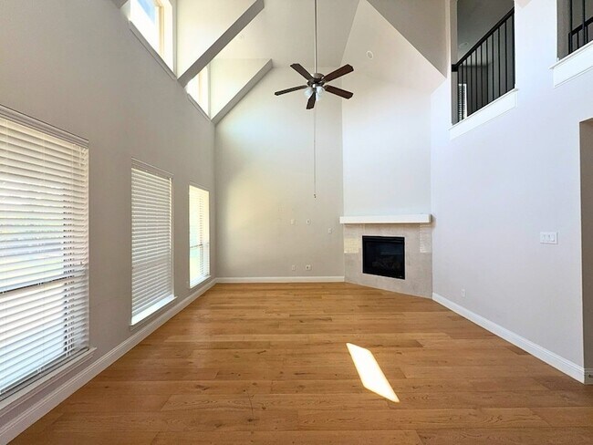 Building Photo - 501 Upper Falls Ln