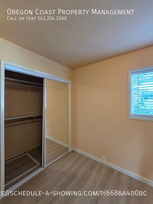 Building Photo - 1441 NW 20th St