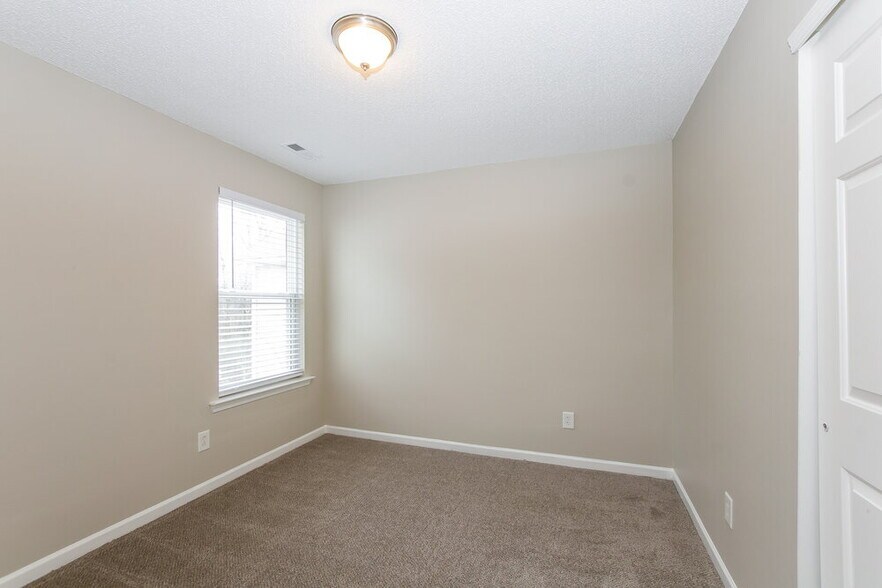 Building Photo - 4509 Red Hook Rd