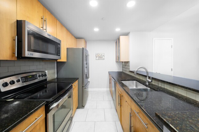 Building Photo - 149 Essex St
