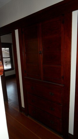 Building Photo - Charming craftsman home located in the hig...