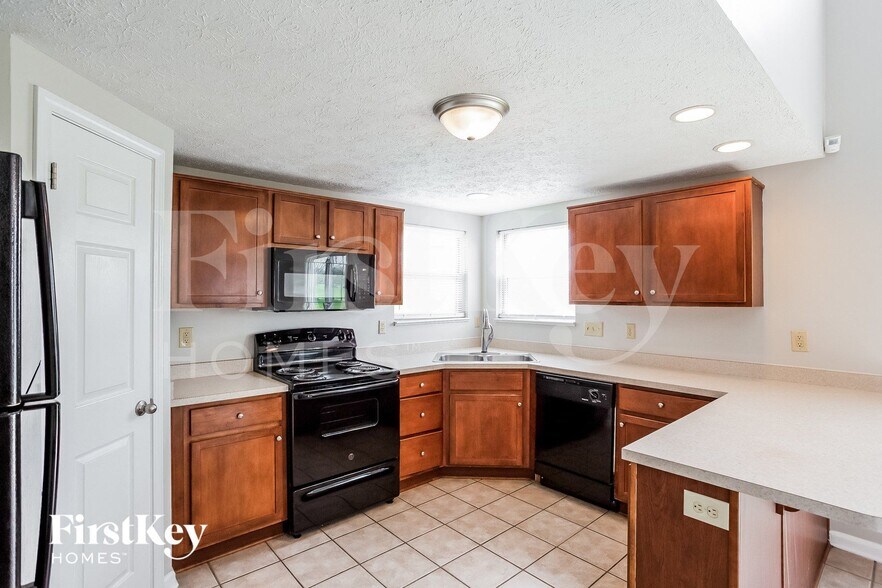 Building Photo - 6802 N Denton Ct