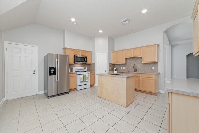 Building Photo - 8503 Ivanhoe Springs Dr