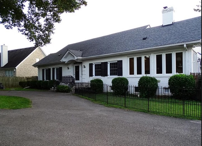 Building Photo - 8412 Oxford Woods Ct