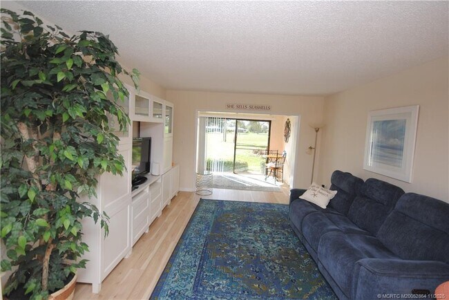 Building Photo - 5333 SE Miles Grant Rd